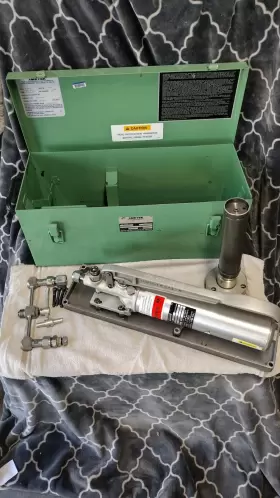 R-100-L AMETEK Deadweight Pressure Tester