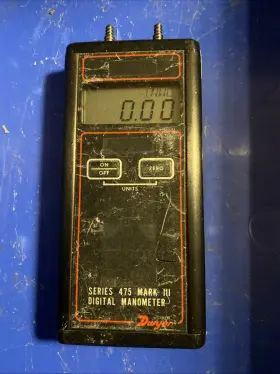 Dwyer 4755fm 475-5-fm Mark Iii Digital Manometer 0-20 Psi. In Used But Works Fine